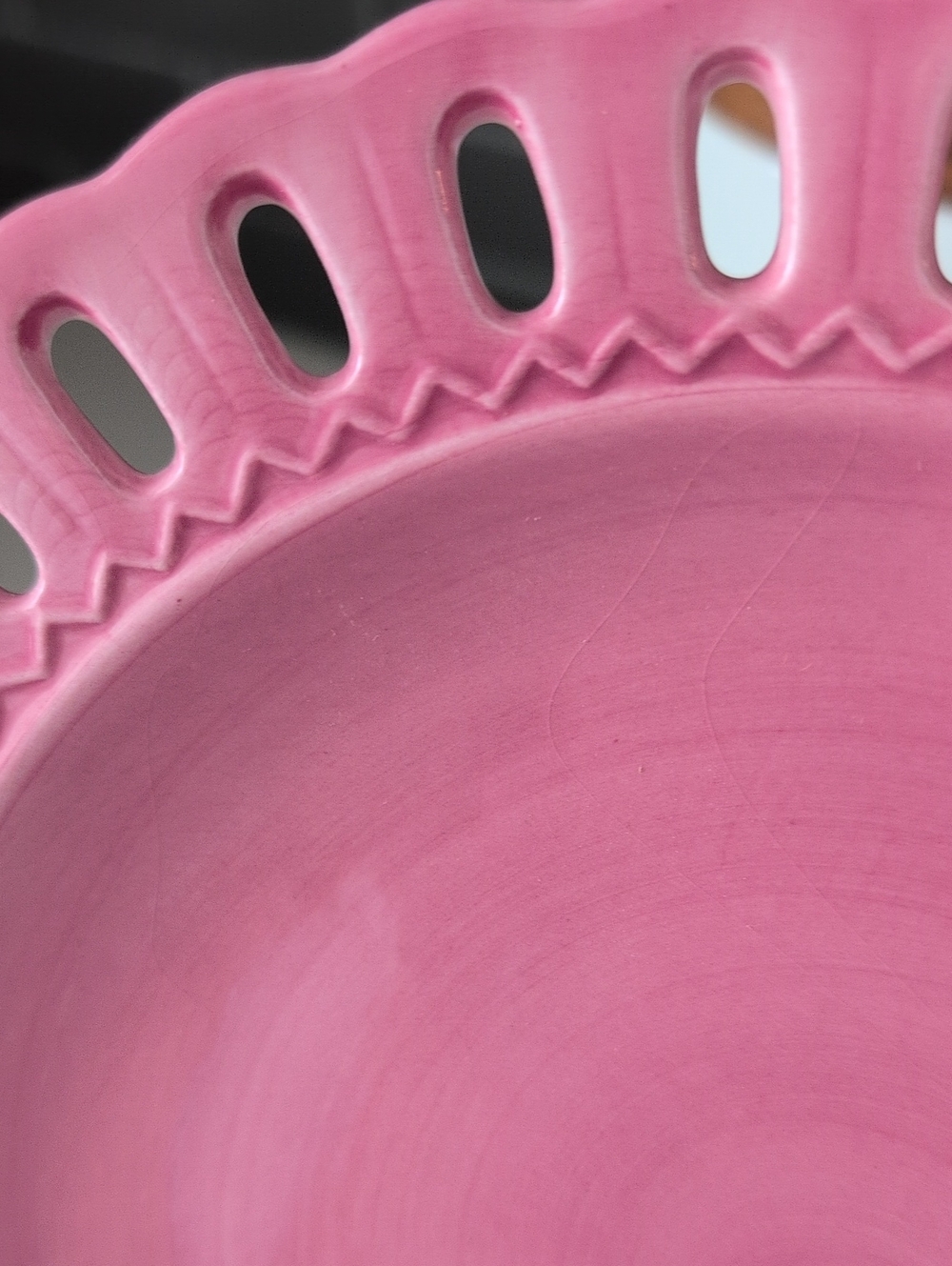 New Tassie's Plate Pink 9" Ribbon Ceramic Plate Set Of 2  Dress Me Up Plates - Picture 6 of 6